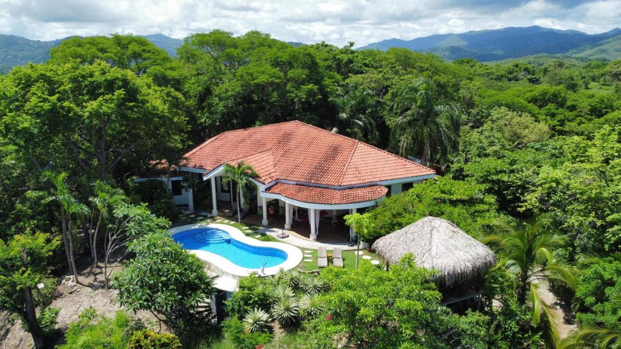 Villa Martina Palmgarden ซามารา ภายนอก รูปภาพ